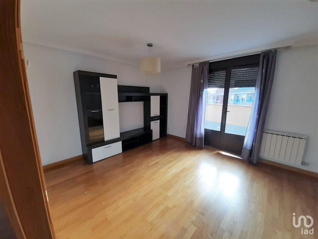 duplex de 3 habitaciones en la baneza