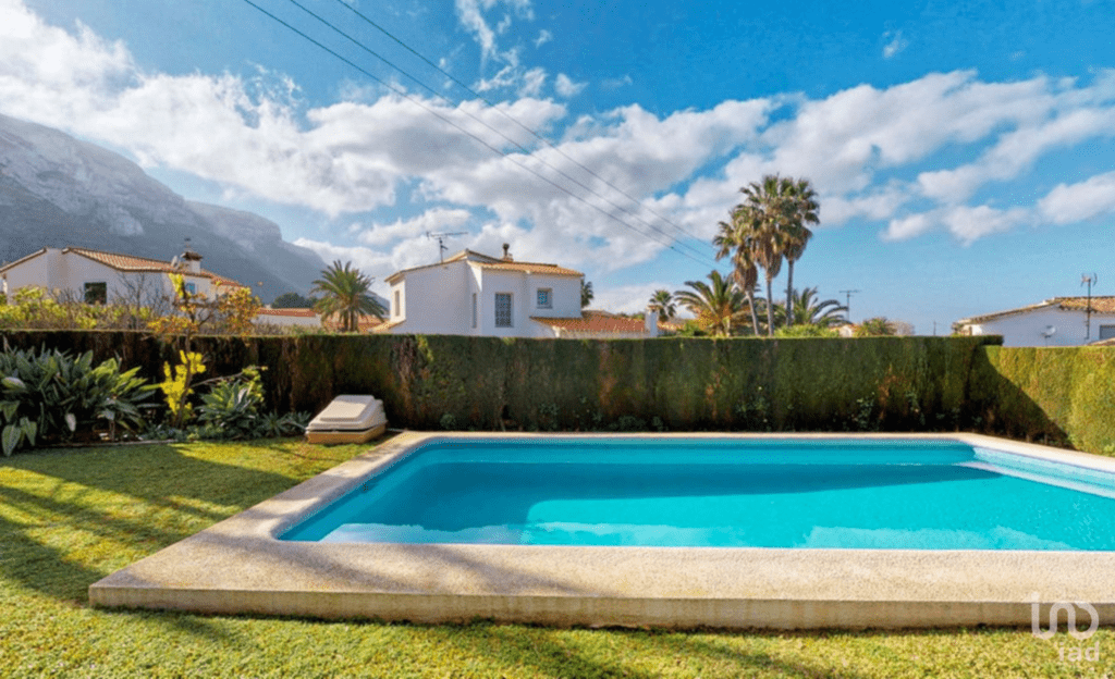 casa con piscina en denia