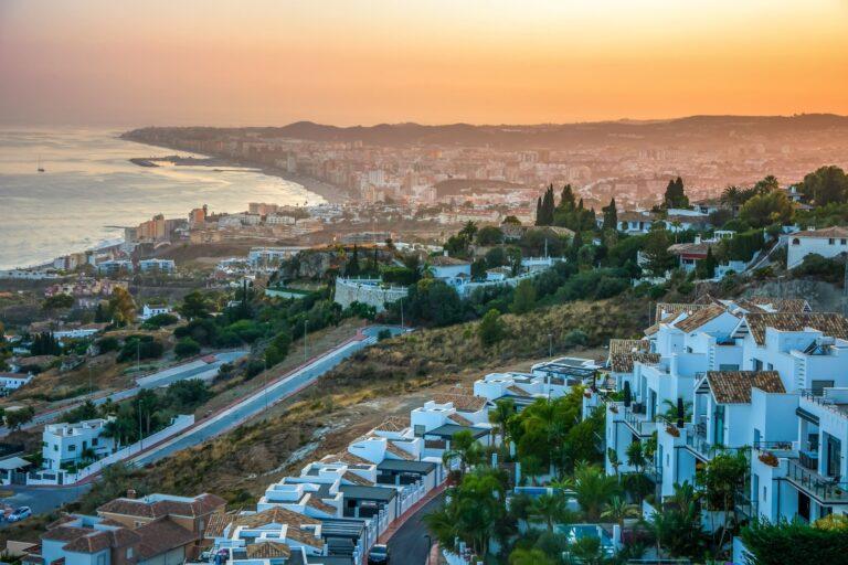 Mejores ciudades para invertir en vivienda en España 2025